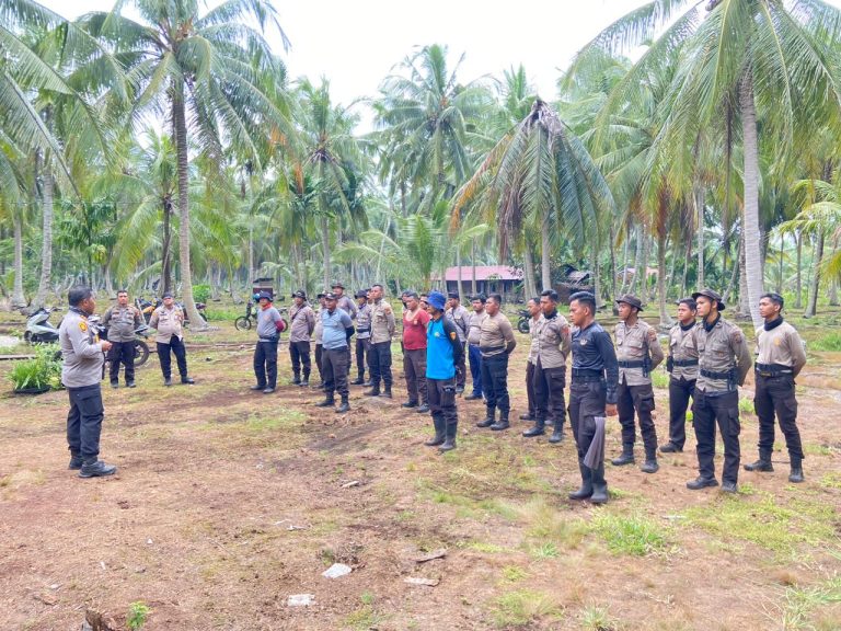 Tim Gabungan Yang Dipimpin Kapolres Kepulauan Meranti Terus Melakukan Pendinginan pada Karhutla